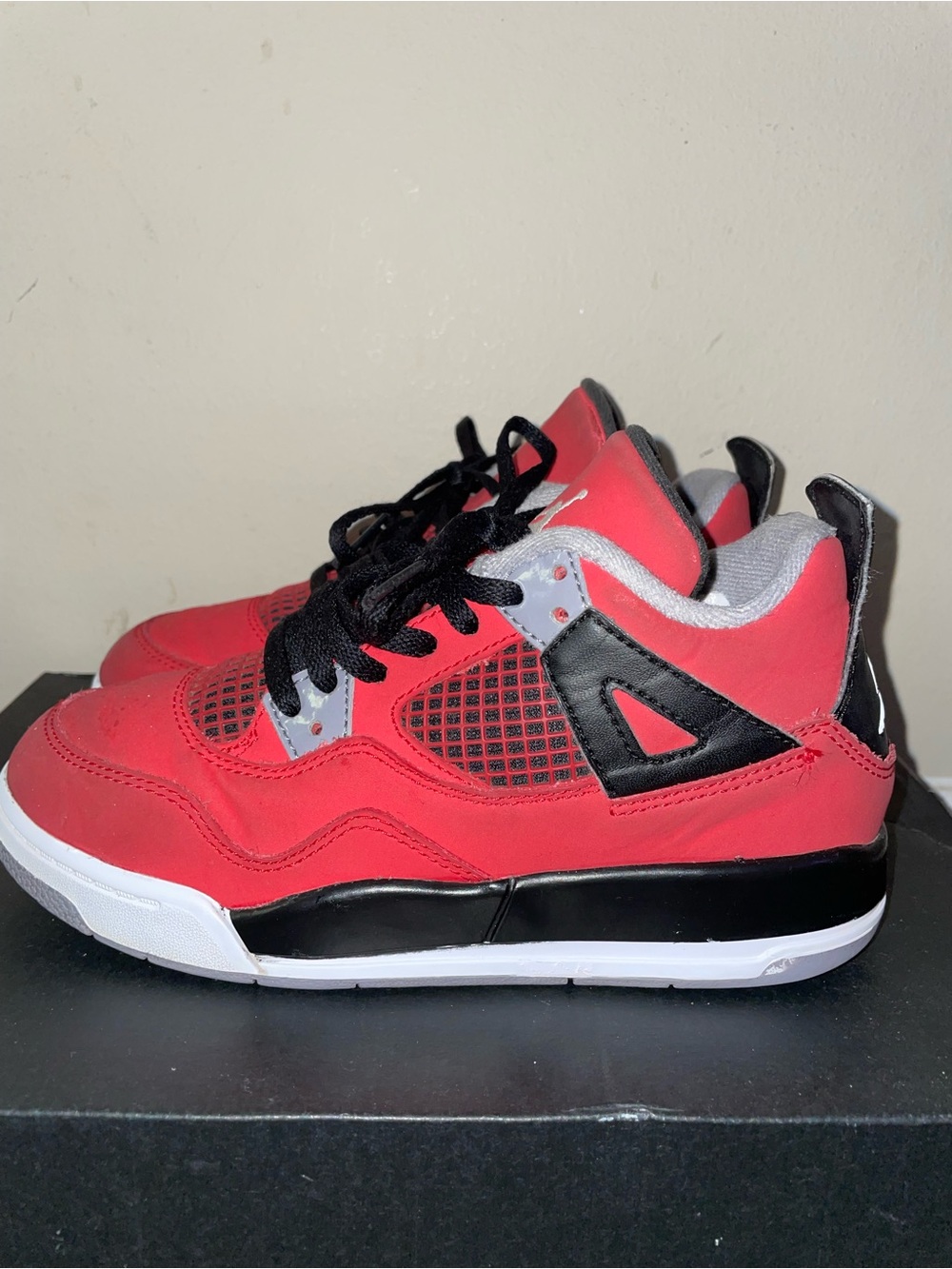 AIR JORDAN 4 RETRO